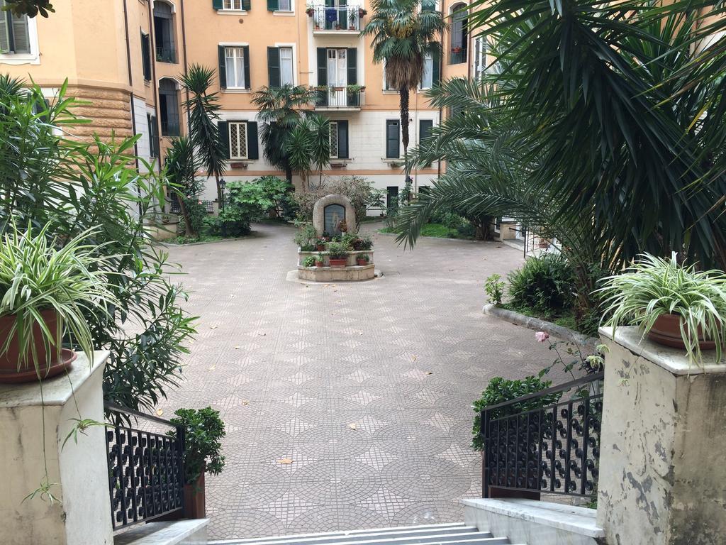 Four Seasons Holiday House Apartment